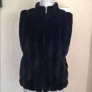 Ann Taylor LOFT Black Faux Fur Vest Large LZip Up